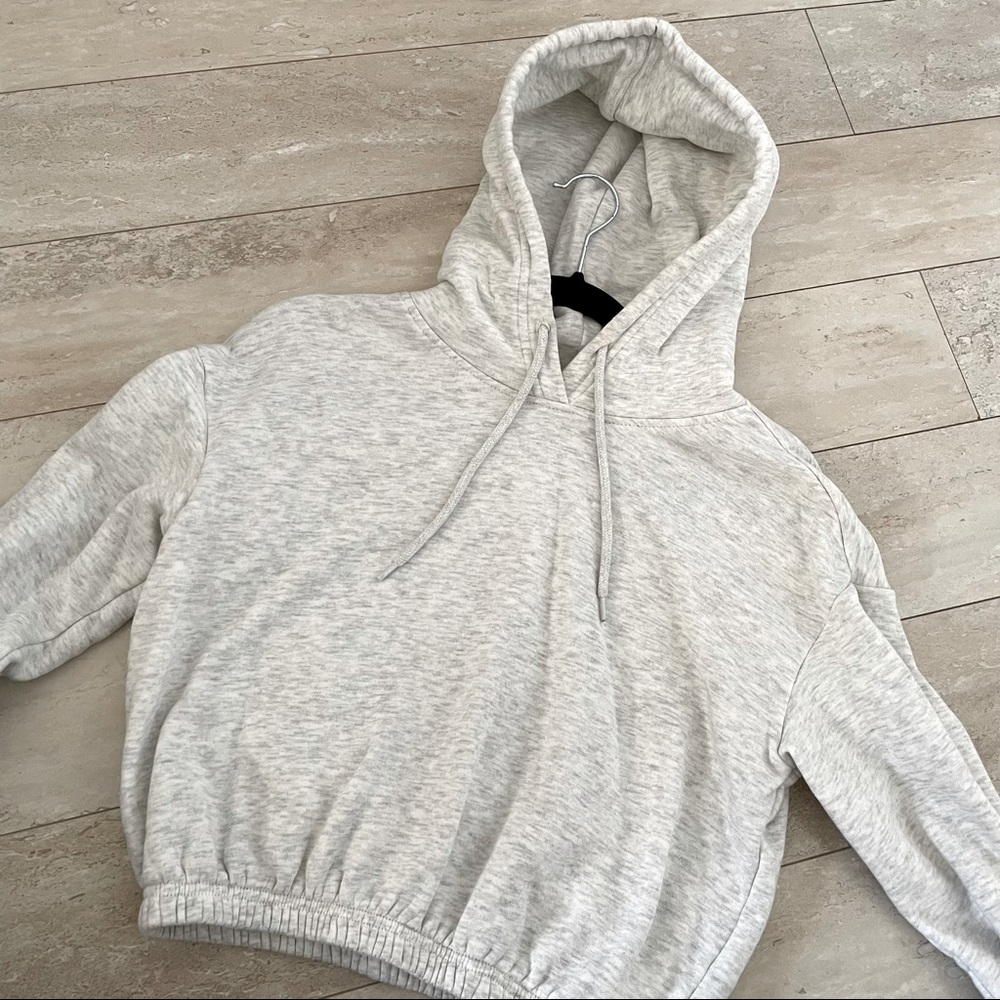 HM Divided | White Cropped Hoodie - XS